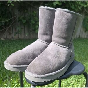 UGG Womens Classic Short II Boots Size 8 Gray Suede Sheepskin Sherpa Warm Winter